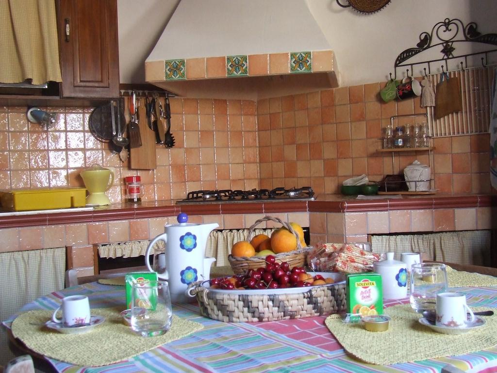 Finestre Su Ibla Bed & Breakfast Ragusa Exterior photo