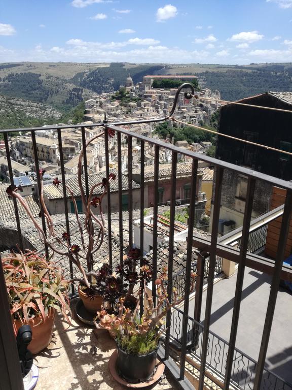 Finestre Su Ibla Bed & Breakfast Ragusa Exterior photo