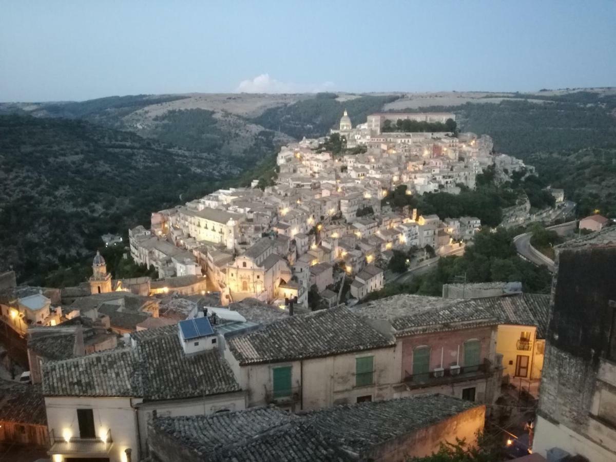 Finestre Su Ibla Bed & Breakfast Ragusa Exterior photo